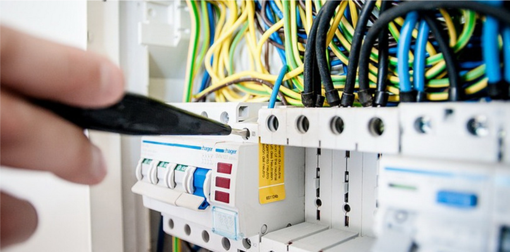 Elektroinstalační práce Pardubice - Mr.Elektro